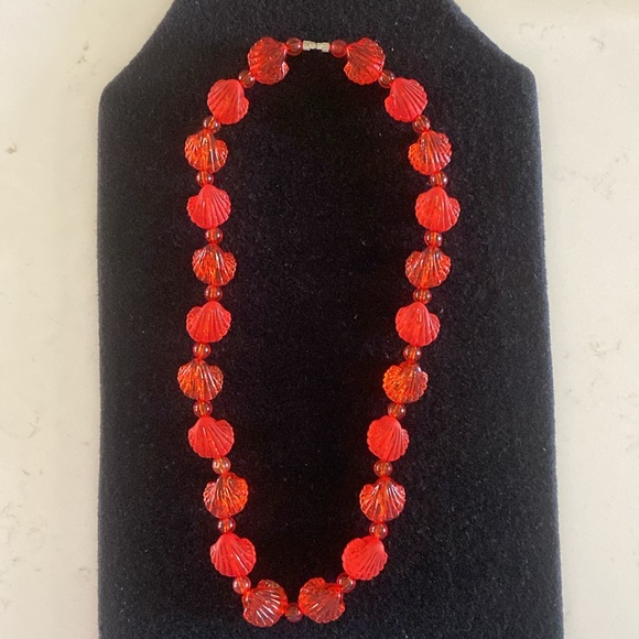 Vintage Shell Lucite Beaded Necklace FINAL PRICE DROP - Picture 2 of 3